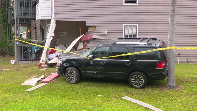 Florida man mistakes gas for brakes, slams into Tampa apartment building: HCSO