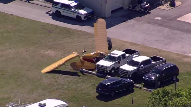 2 injured after small plane crashes onto vehicle at Manatee Airport: MCSO