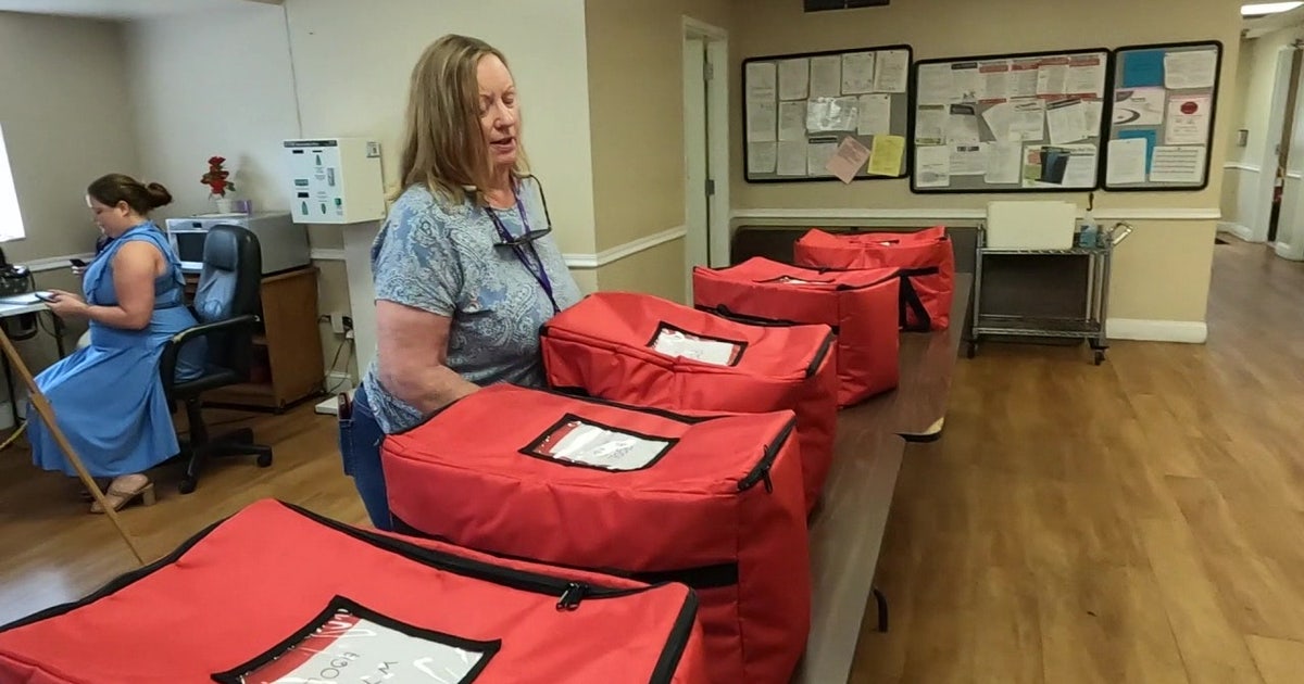 Meals on wheels program for home-bound seniors in the Tampa Bay Area ...