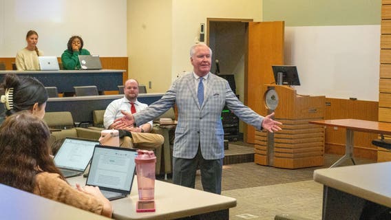 Former Tampa Mayor Bob Buckhorn says he's running again