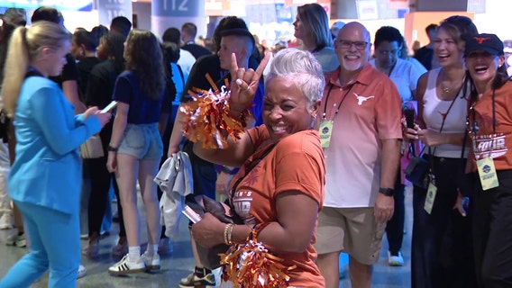 Fans from across the country flock to Tampa for Women's Final Four