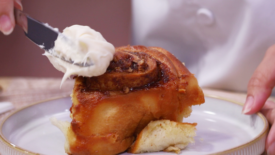 Dinner DeeAs Dessert Week recipe: Pecan Cinnamon Rolls