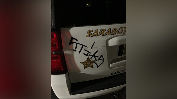 Man arrested for spray-painting Sarasota County patrol car, 7-Eleven property: SCSO