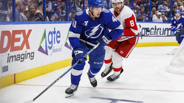 Marco Kasper scores in OT to lift Red Wings past the Lightning, 4-3