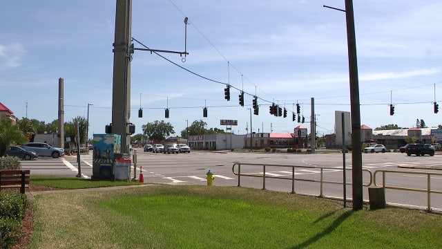 Bicyclist hospitalized after crash in Pinellas Park early Sunday morning: PPPD
