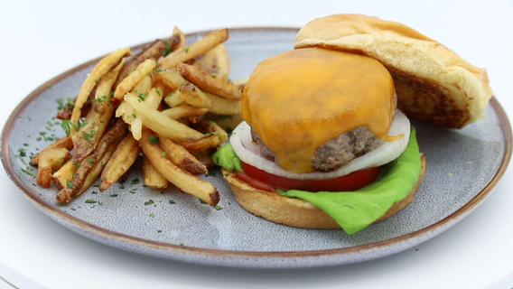 Dinner DeeAs Burger Week recipe: Cheeseburger In Paradise