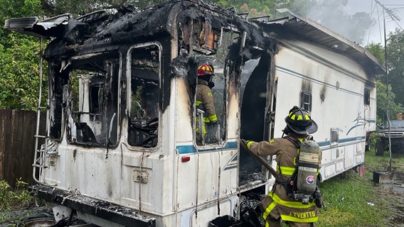 1 killed in Lakeland RV fire