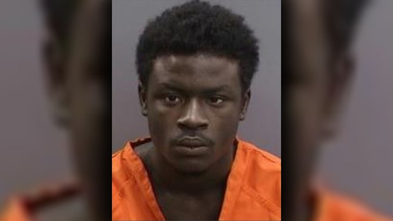 Convicted felon behind bars after stabbing that left 1 seriously injured: Deputies