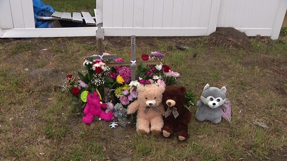 Memorial grows after crash kills 2 children, 1 woman in Largo