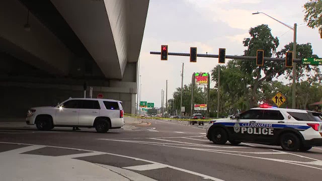 Moped rider thrown over U.S. 19 retaining wall in Clearwater crash, seriously injured: First responders