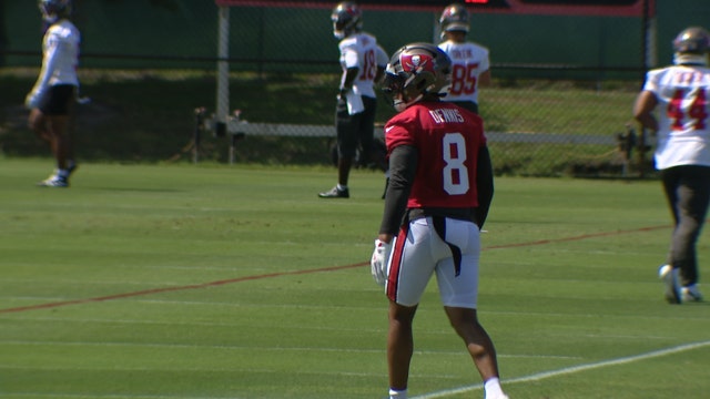 Bucs linebacker SirVocea Dennis stands out at OTAs