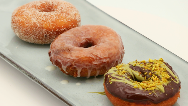 Dinner DeeAs recipe: Vanilla Cake Donuts