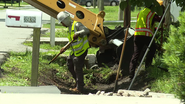 Sarasota County works to clear 180 miles of ditches before hurricane season ramps up