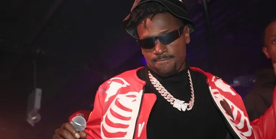 Antonio Brown wanted for alleged attempted murder after incident at boxing event: report