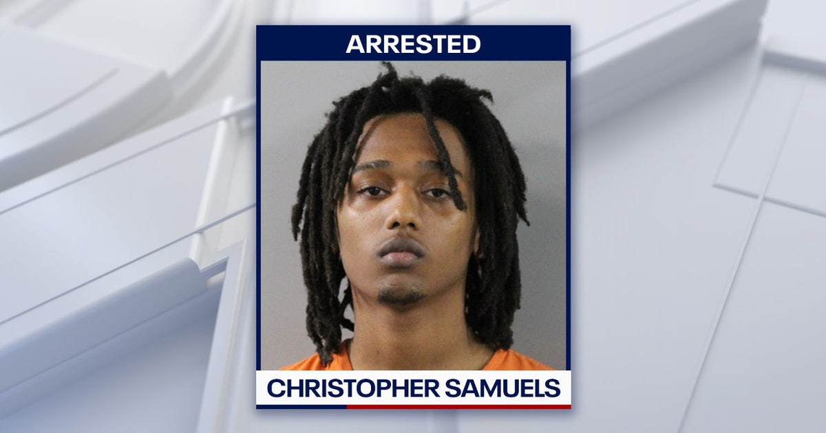VIDEO: Teens rob detective at gunpoint during undercover operation