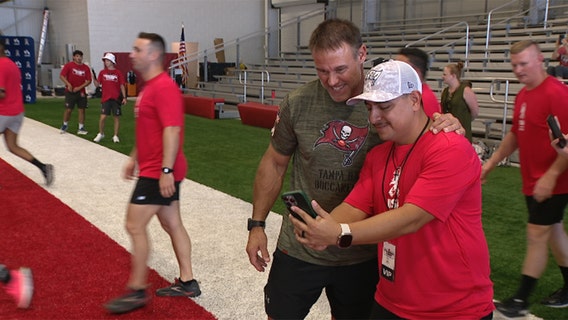 Mike Alstott, USAA give military members a day to remember at One Buc Place