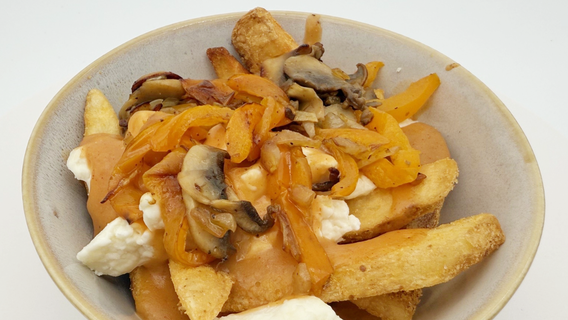 Dinner DeeAs recipes: Quick & Easy Poutine