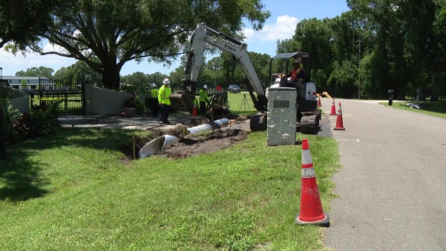 'You're feeling that oven': Outdoor crews take precautions in extreme heat
