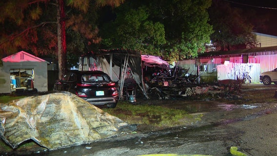 1 hospitalized after fire at Auburndale mobile home