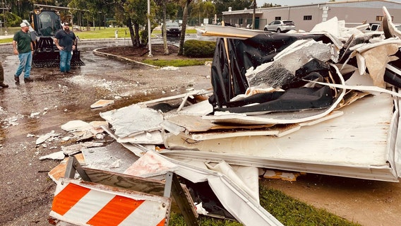 Thunderstorm’s 55 mph winds pull off roofs in Palmetto mobile home park