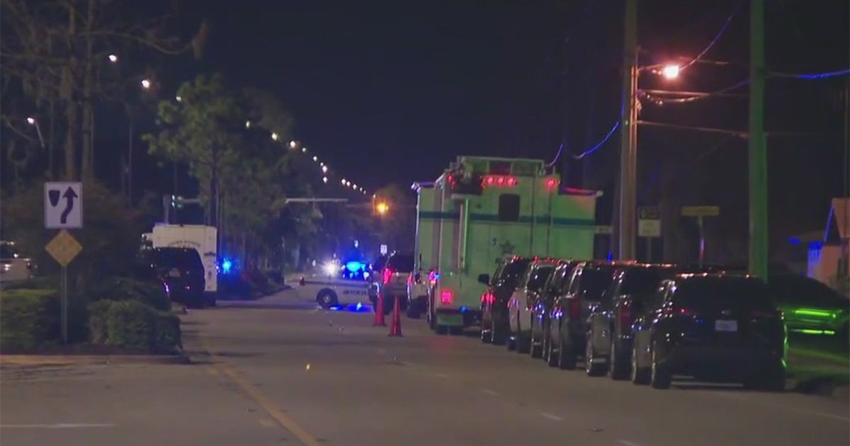 Armed suspect who shot at deputies found dead after barricading inside ...