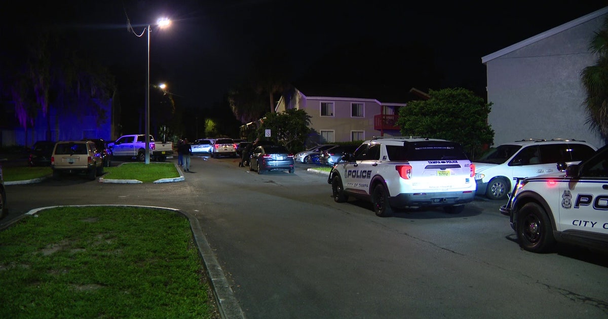 Teen killed, 5 men hurt in shooting at Tampa apartment complex | FOX 13 ...