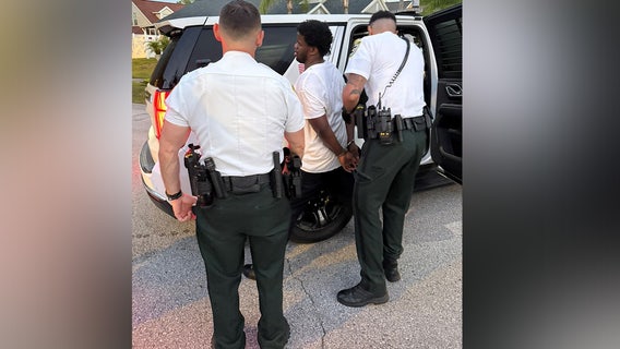 Barricaded suspect arrested after stabbing girlfriend in Valrico: HCSO