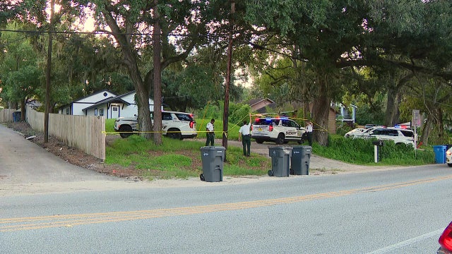 Woman hospitalized after accidentally shooting herself: HCSO