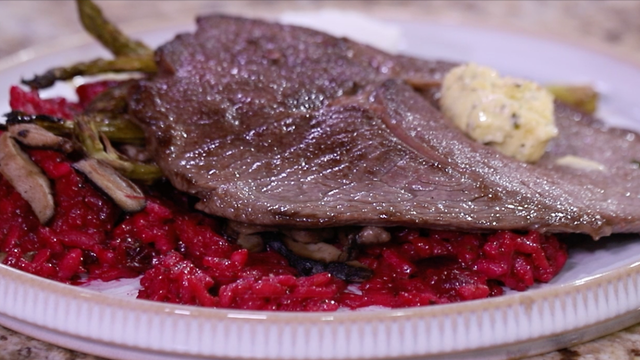 Dinner DeeAs recipe: Steaks with Beet Risotto & Asparagus