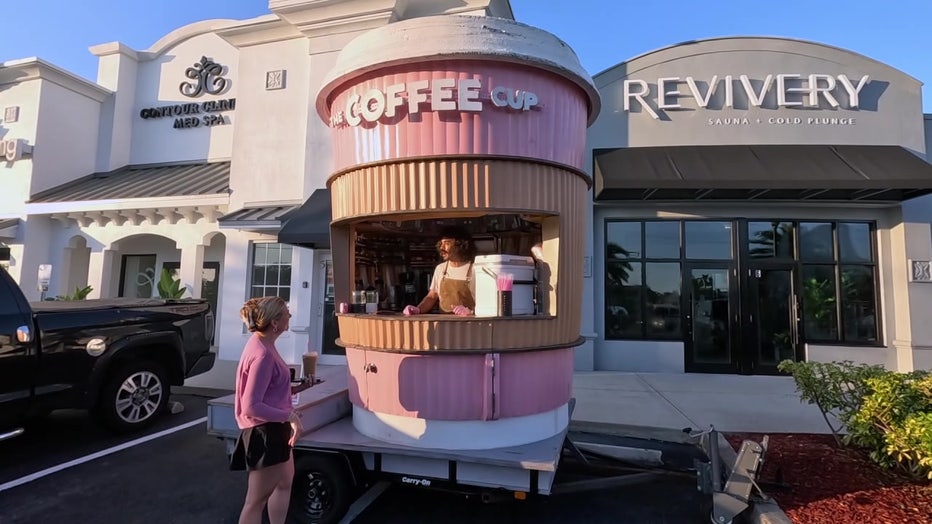 8 cup cafeteria フォートナム&メイソン Tampa couple brews up viral success with giant coffee cup café