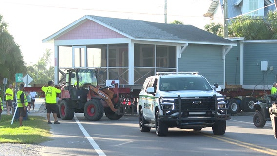 Historic Anna Maria Island cottage makes its way to new location