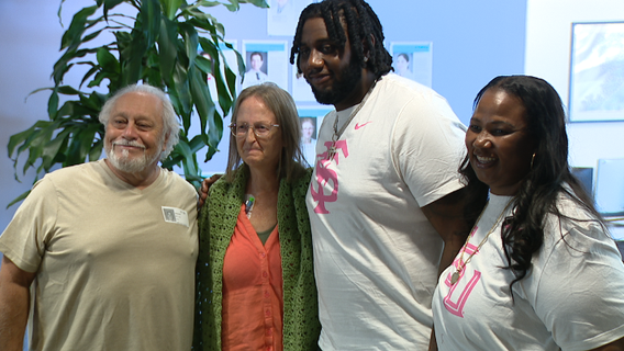 Florida State offensive lineman passes out care packages at Moffitt Cancer Center