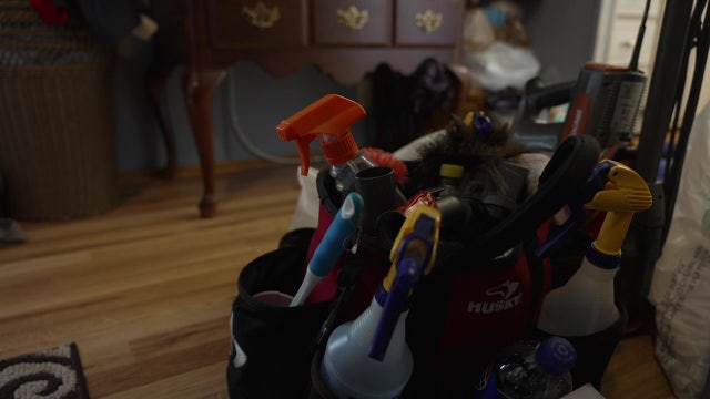 Non-profit cleans homes for veterans and cancer patients in honor of founder's brother: 'One less burden'