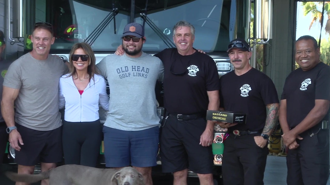 Mike Alstott Foundation delivers Thanksgiving meals to firefighters across Tampa Bay area