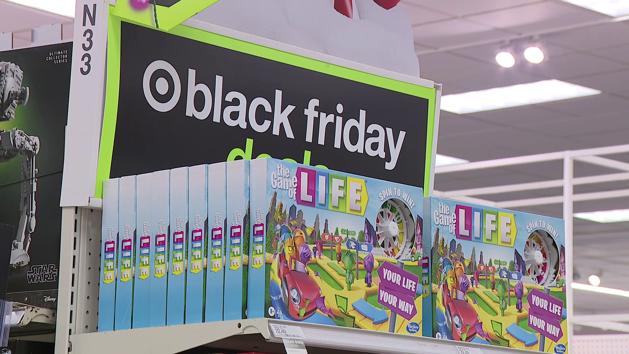 Retail stores kick off holidays with exclusive deals, AI assistance tools make online shopping easier