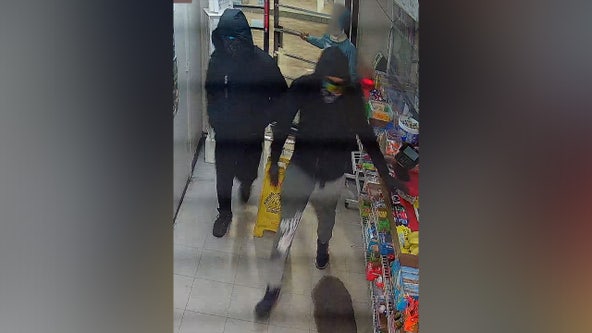 Lake Wales armed robbery at gas station, police looking for two masked suspects
