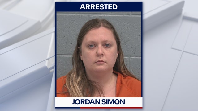 River Ridge High School employee arrested after alleged romantic relationship with student