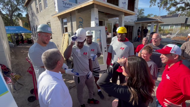 Tampa Bay Bucs, Habitat for Humanity join forces for holiday home build