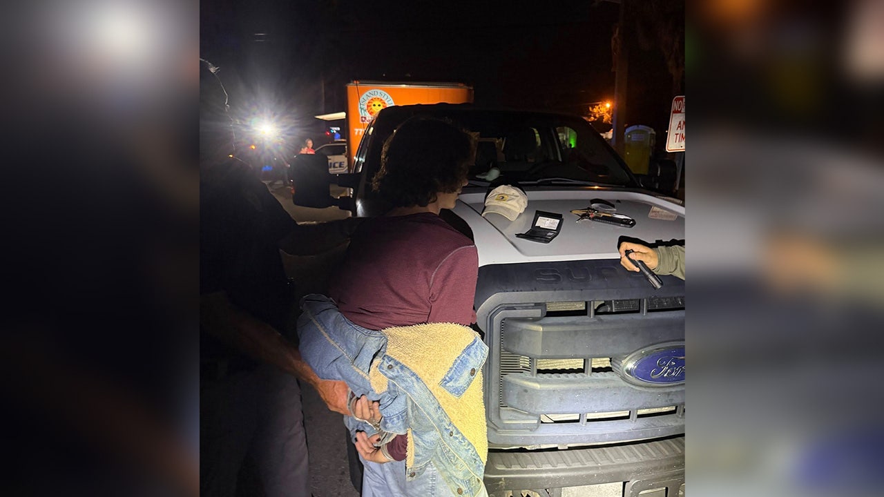 Armed man removed from Florida Christmas parade after suspicious actions: MCSO