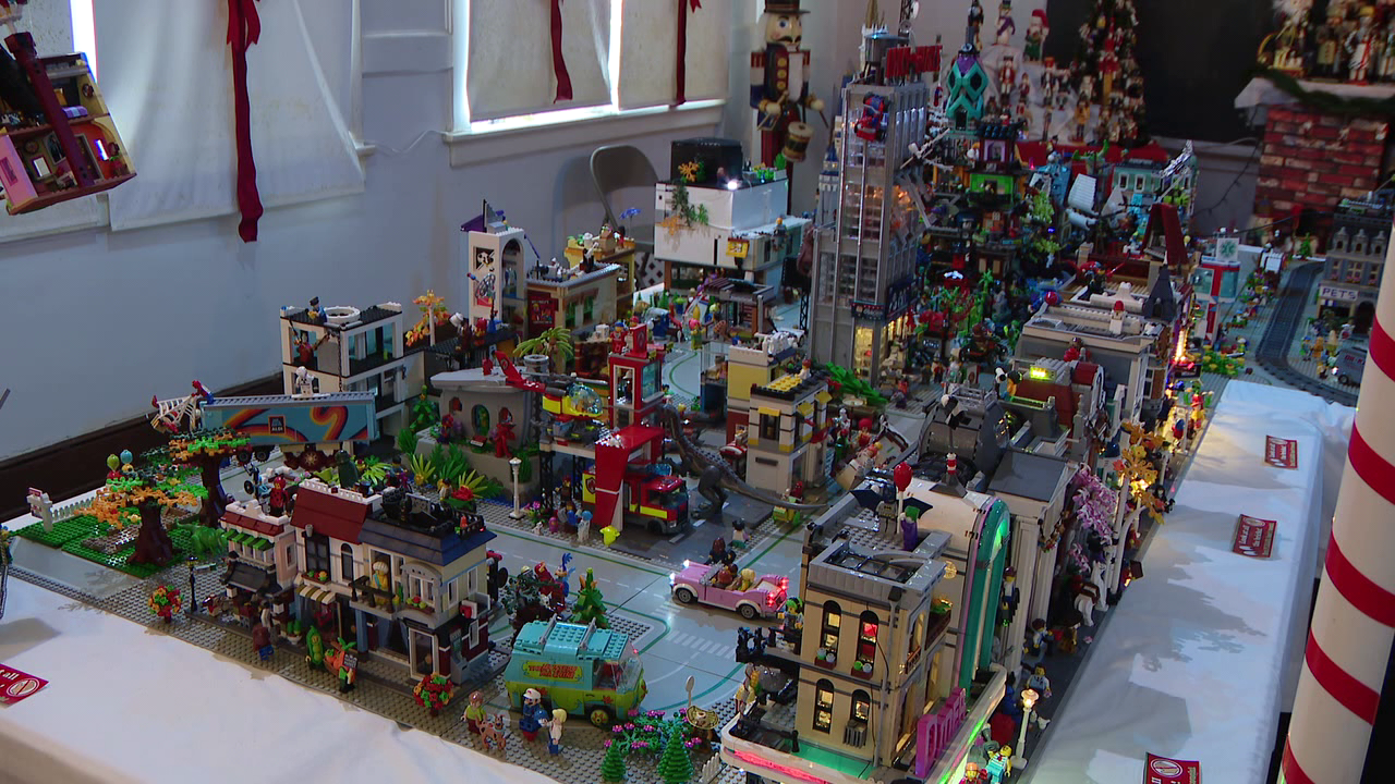 Dazzling displays hope to draw visitors to historic Old Lutz School