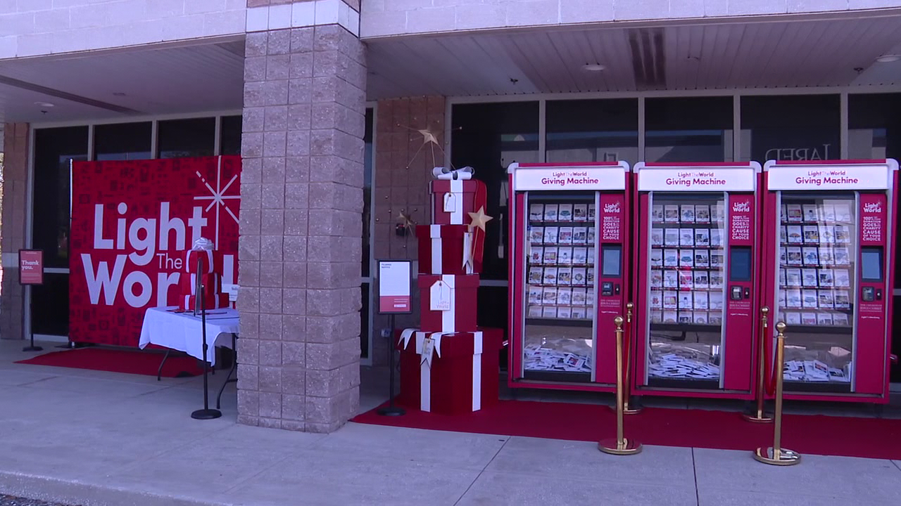 'Giving Machine' brings unique way to donate to community this holiday season