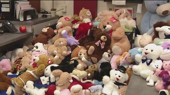 Rough Riders team up with St. Pete students to spread comfort and joy with teddy bears