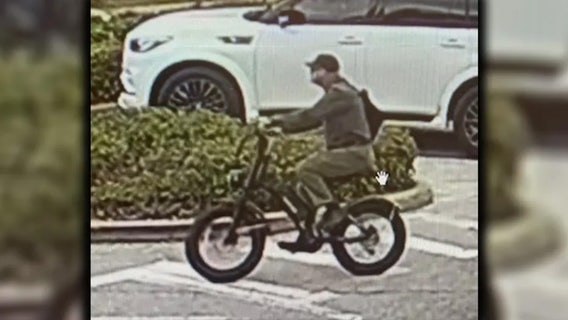 Man arrested in connection with 2 armed bank robberies in Clearwater, state attorney says