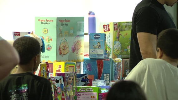 Christmas give away draws thousands for free toys, presents