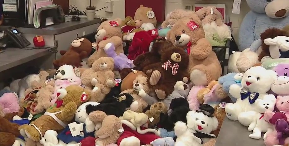 Rough Riders team up with St. Pete students to spread comfort and