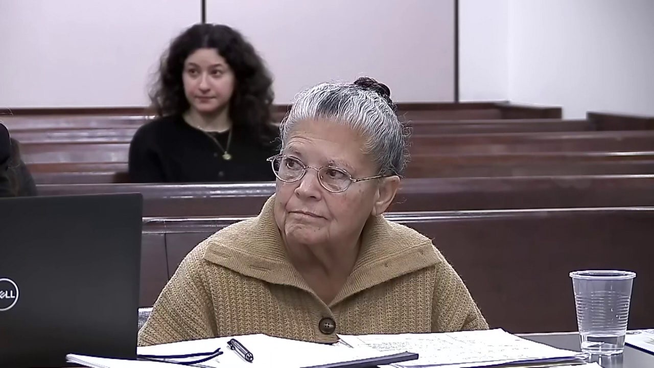 Hillsborough woman accused of killing sister, burying her in backyard stands trial in Tampa