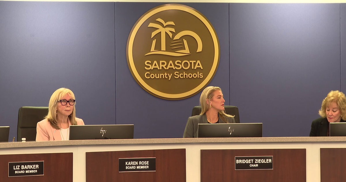 Sarasota County School Board votes to cooperate with all law ...