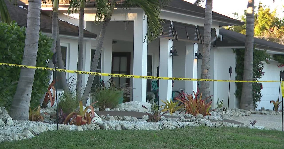 Teenager finds 4-year-old brother stabbed to death, mother injured inside St. Pete home: Police