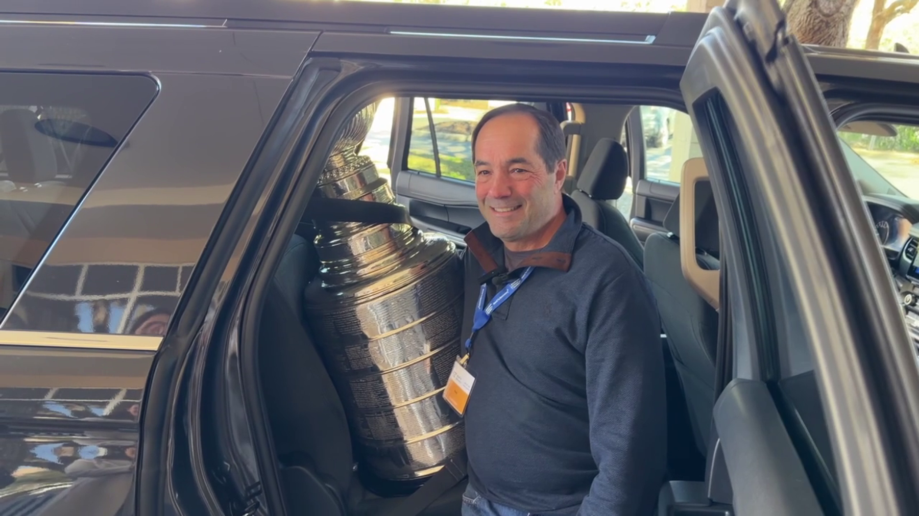 Tampa volunteers who transport cancer patients get once-in-a-lifetime Stanley Cup surprise