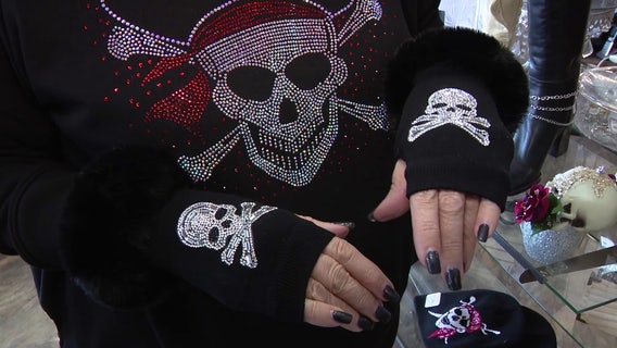 Gasparilla wardrobe: Store owners urging Tampa's pirates to wear layers ahead of cold invasion
